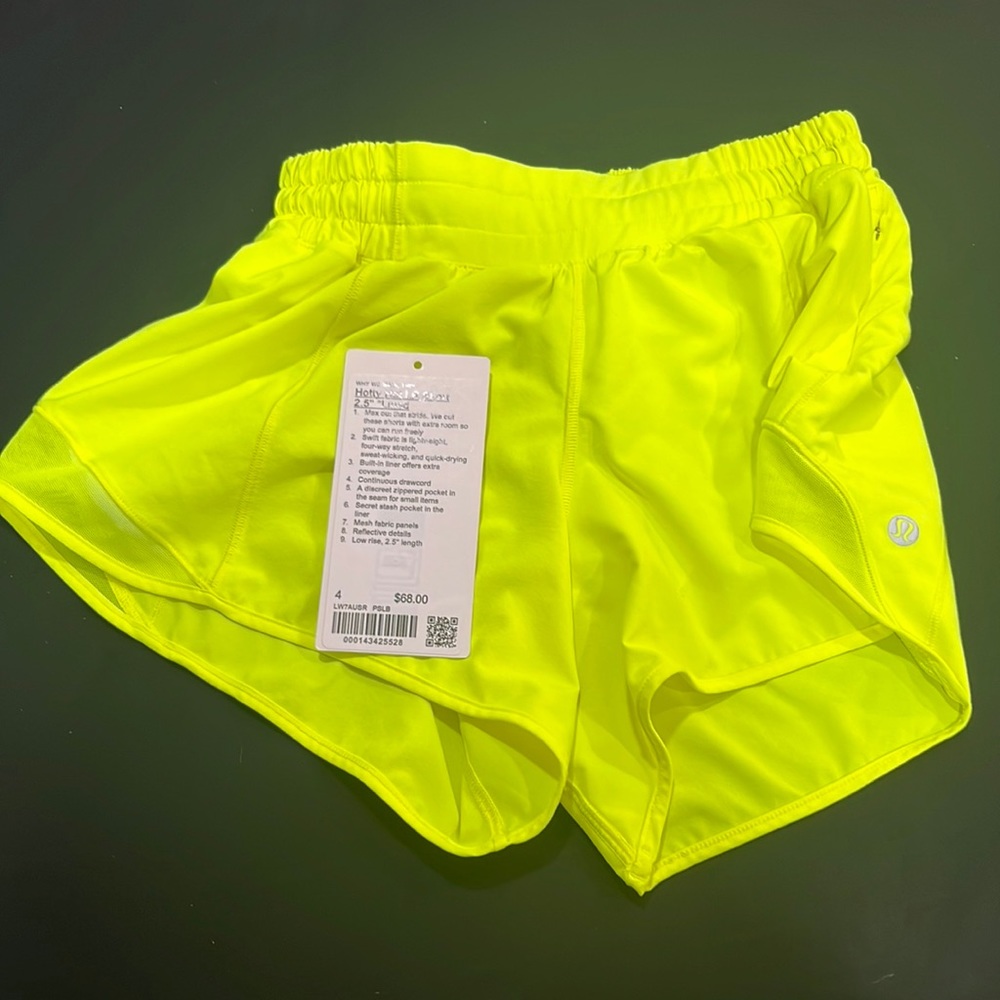 LULULEMON low rise hotty hots